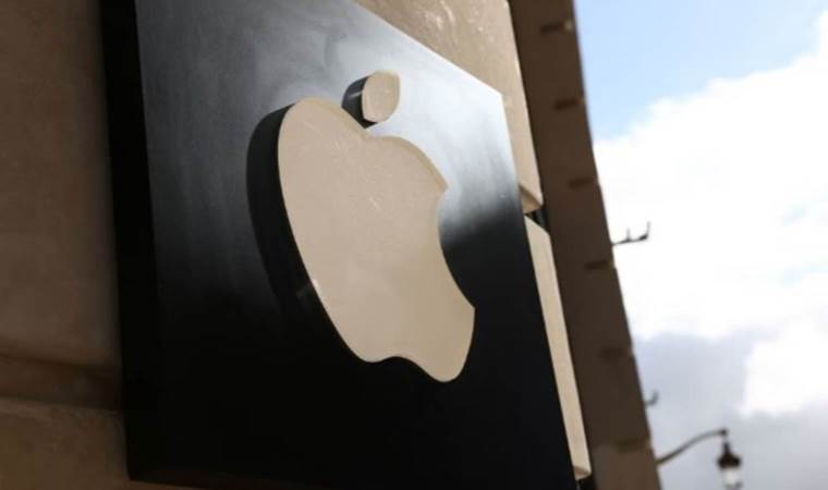 Mass lawsuit against Apple over iPhone batteries can go ahead, London tribunal rules