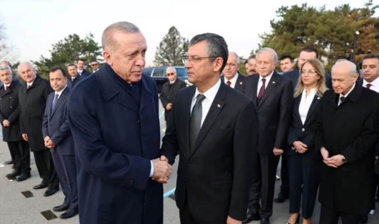 Erdogan stokes judicial crisis, calling for new constitution