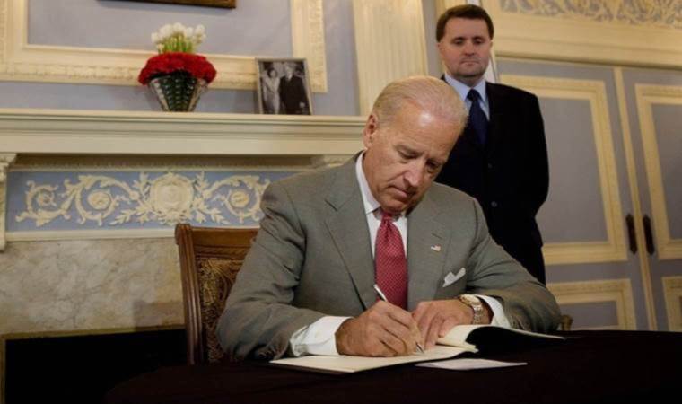 Palestinian Authority should govern Gaza and West Bank, Biden says