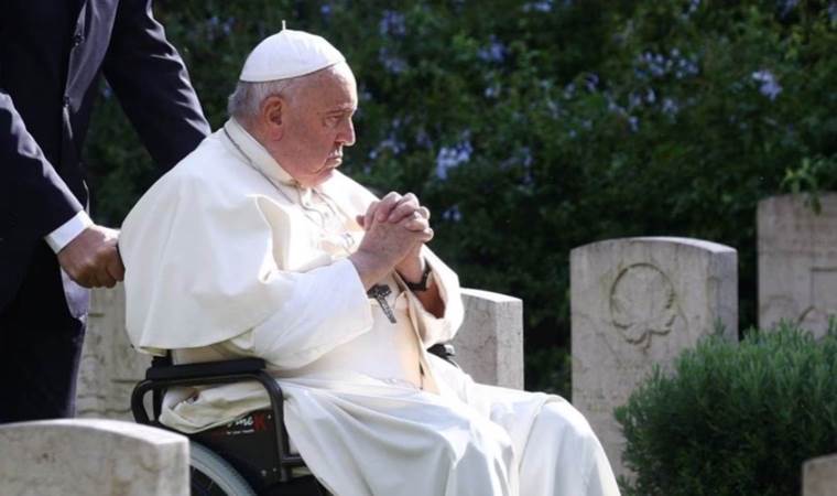 Pope, on visit to military cemetery, says there are no real winners in war