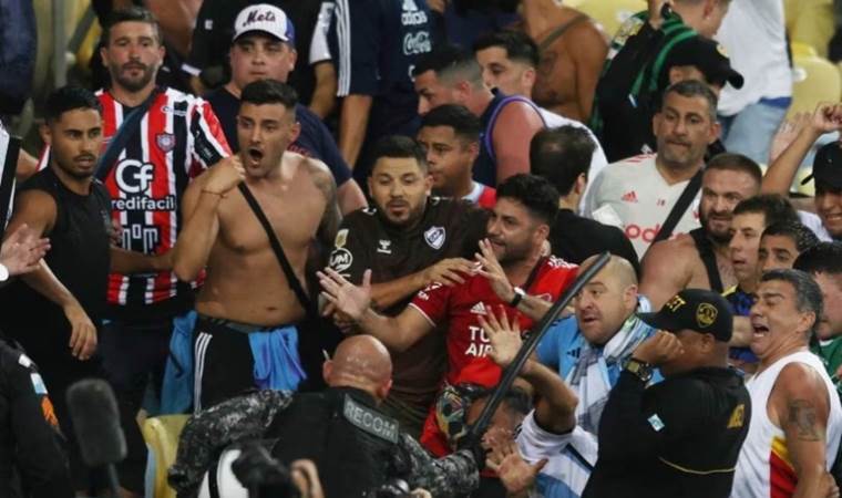 Violent clashes mar Brazil v Argentina World Cup qualifier