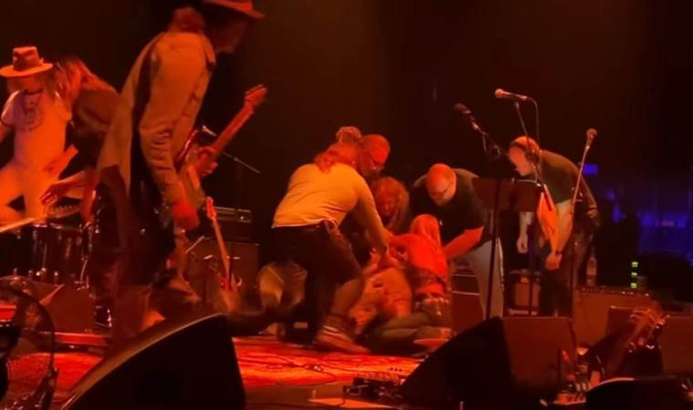 Onstage fight leads to Brian Jonestown Massacre tour cancellation