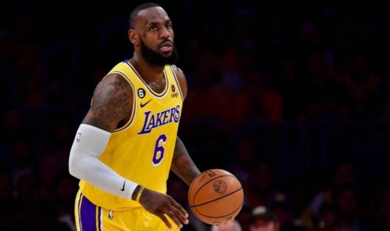LeBron sets record in Lakers' heavy loss to 76ers