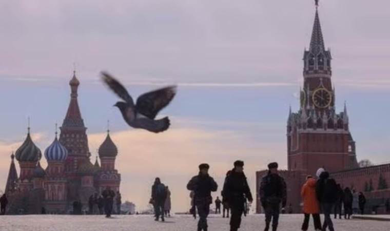 Russia is preparing a 'loyalty agreement' requirement for foreigners