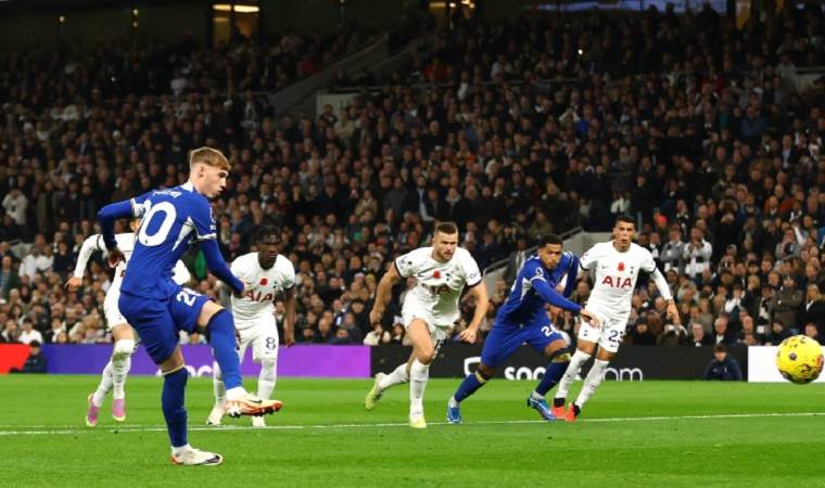 Nine-man Spurs miss out on top spot in chaotic 4-1 loss to Chelsea
