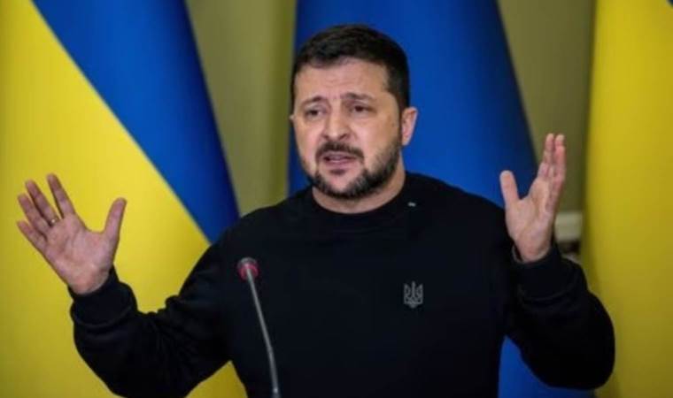 Zelenskiy calls for Ukrainian unity after rift with top general