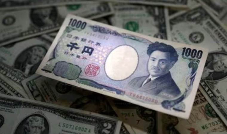 Dollar weakens against Euro amid Fed's interest rate cut outlook