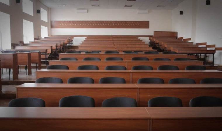 Students file lawsuit over exam ending 90 seconds early