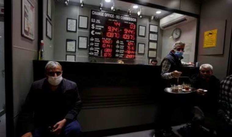 Turkey raises rates to 42.5%, nearing end of cycle