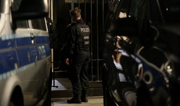 Security hiked at Cologne Cathedral for Christmas amid attack threat