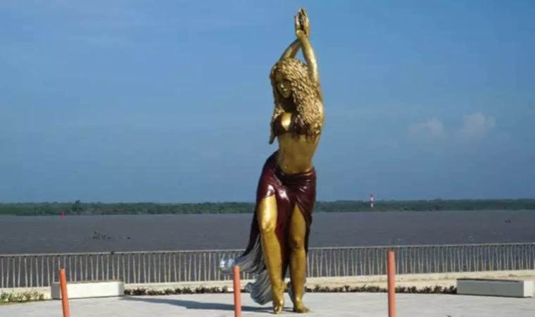 A giant statue of Shakira erected