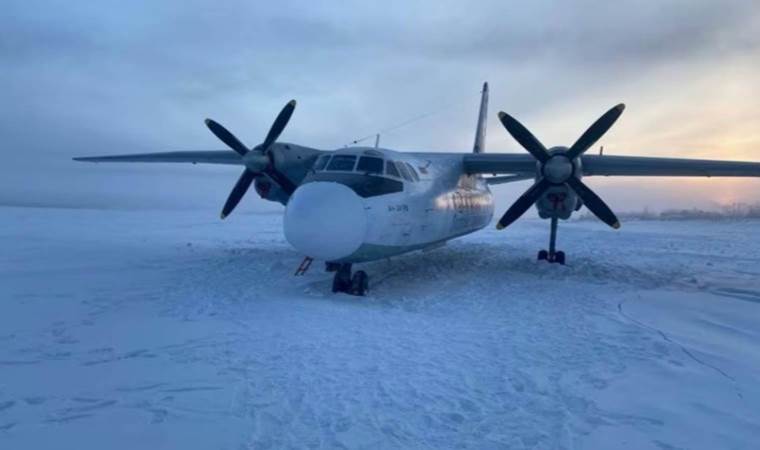 Russian plane lands on frozen river by mistake