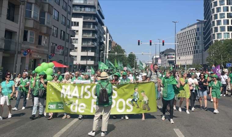 Healthcare workers in Belgium rally against poor working conditions