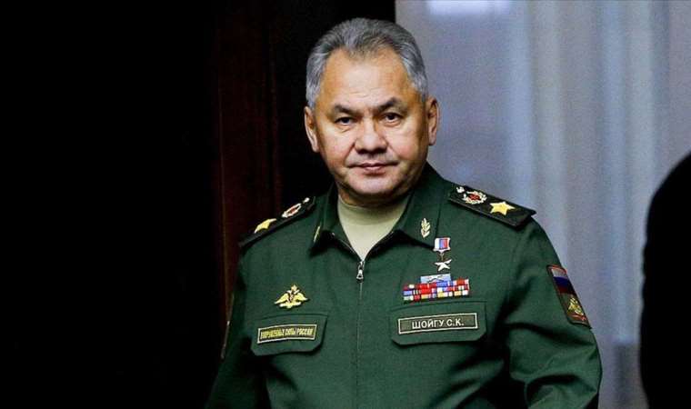 Russian defense minister visits Russia's forward command post in war zone