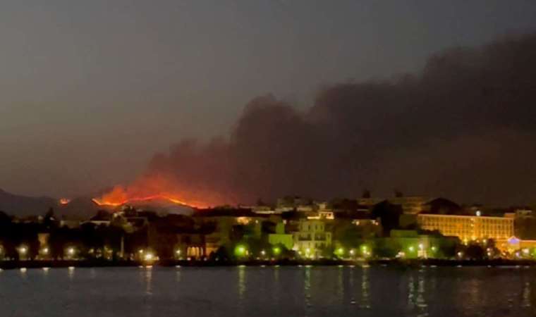 Repatriation flights head for Greece as wildfires force tourists to flee