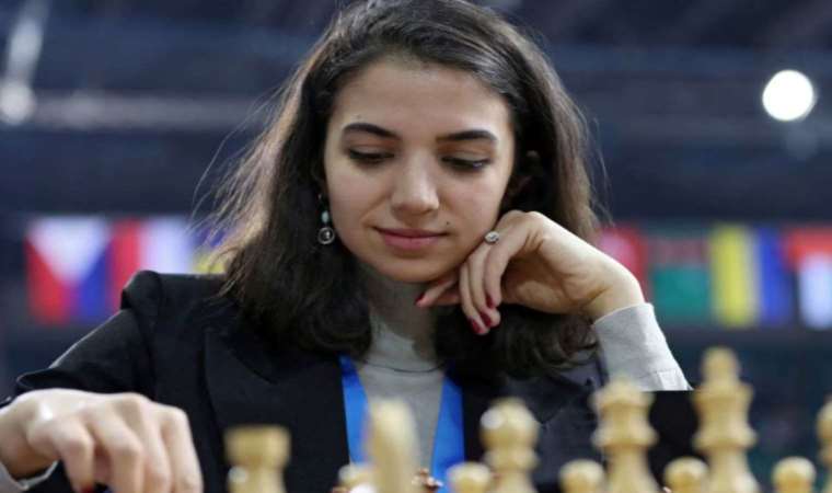 Iranian chess player who removed hijab gets Spanish citizenship