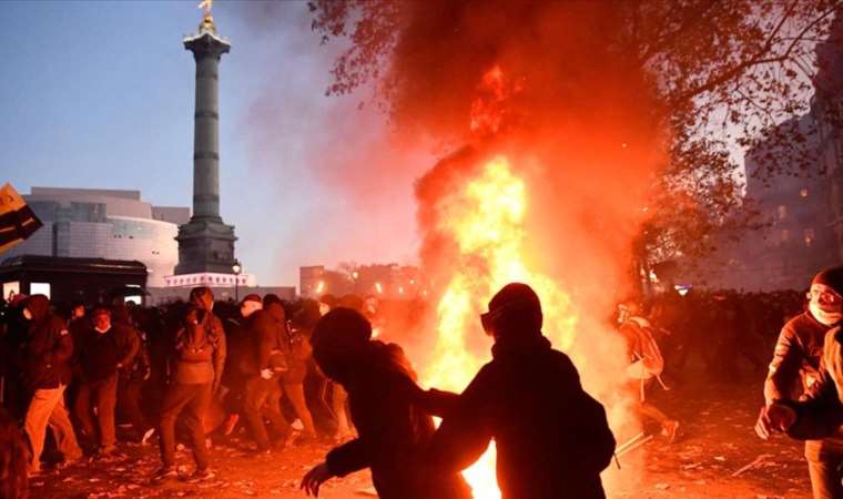 72 more arrested as protests over teen killing sweep France on 7th night