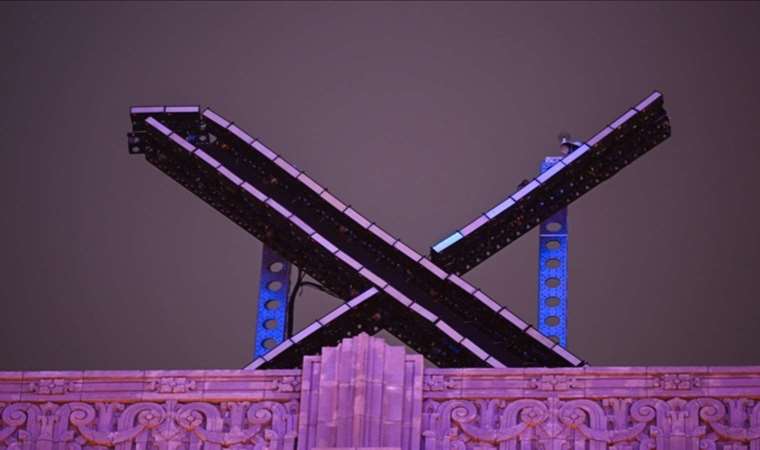 Bright 'X' sign removed from Twitter headquarters following complaints
