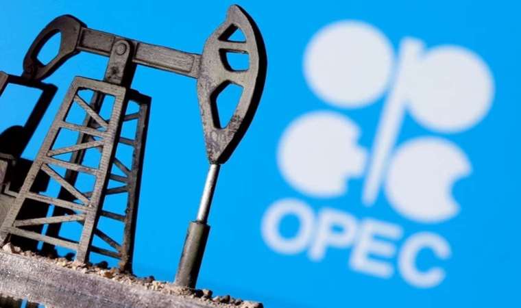 Oil prices rise on demand growth forecasts
