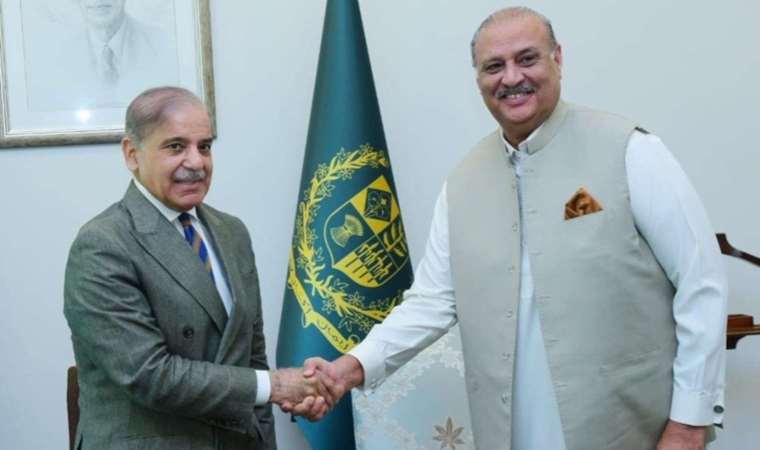 Senator Kakar picked as caretaker premier to hold elections in Pakistan