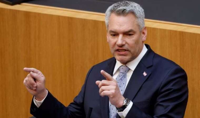Austrian leader backs far-right idea of enshrining cash in constitution