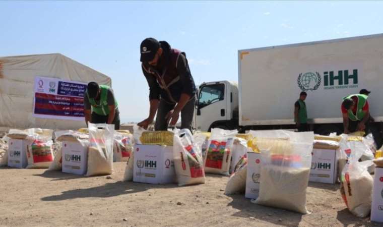 Turkish, Qatari charities distribute aid to needy in northern Syria