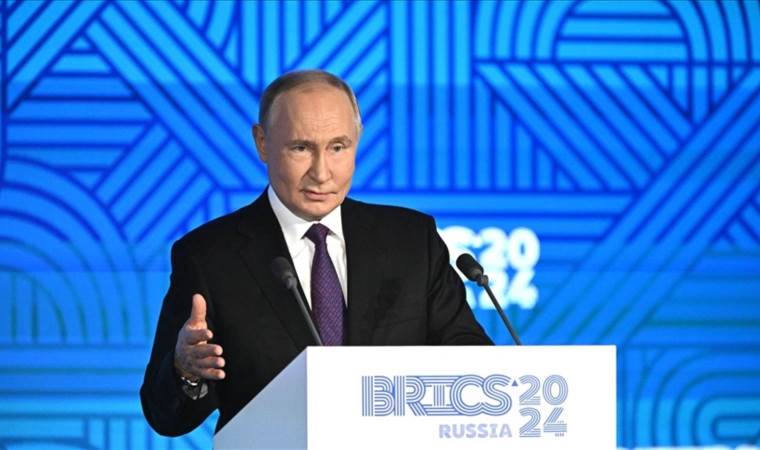 Putin urges increased payments in national currencies to 'rid development of economy of politics'