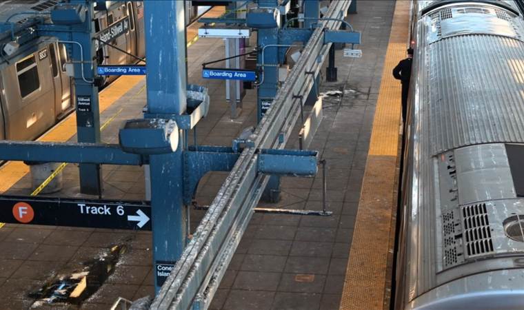 Man arrested after setting woman on fire on New York subway train