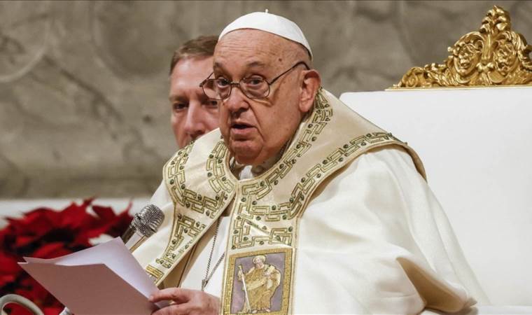 On Christmas, Pope Francis calls for end to war in Ukraine