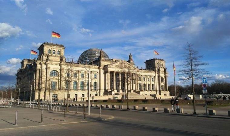 German government touts success of stricter migration policy