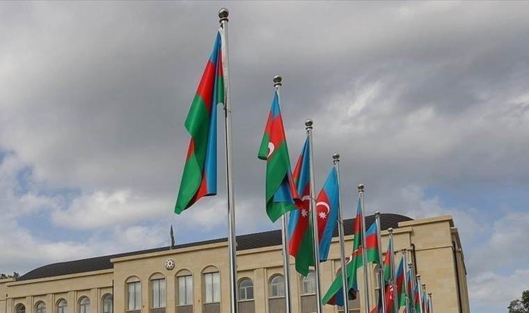 Azerbaijan cuts Russian citizens' stay from 180 to 90 days