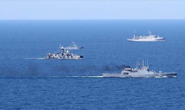 Russia says warships arrive in China's Qingdao
