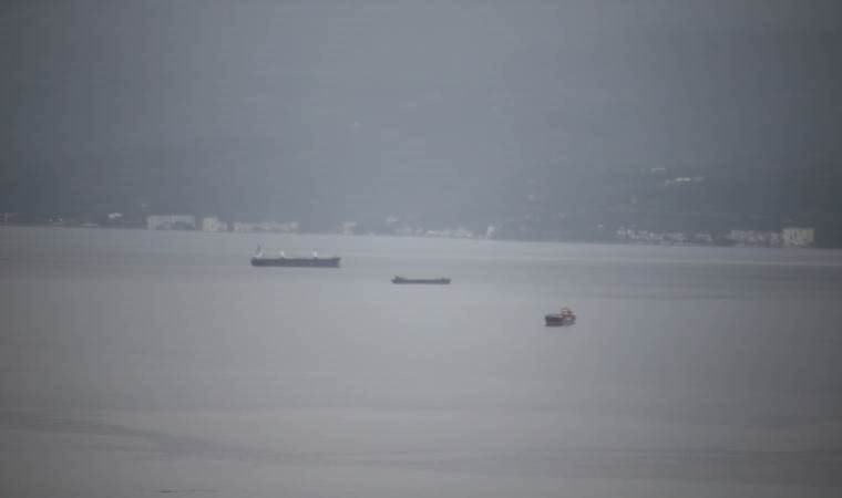 Cargo ship sinks in the Marmara Sea: Efforts underway to rescue crew