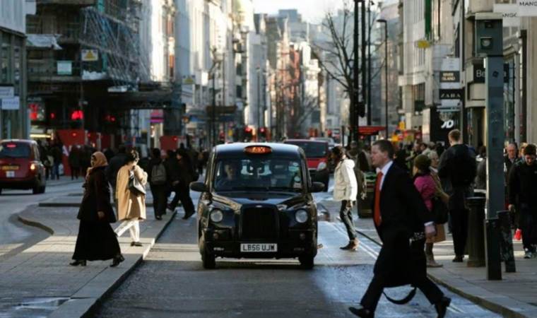UK recession challenges Sunak ahead of election