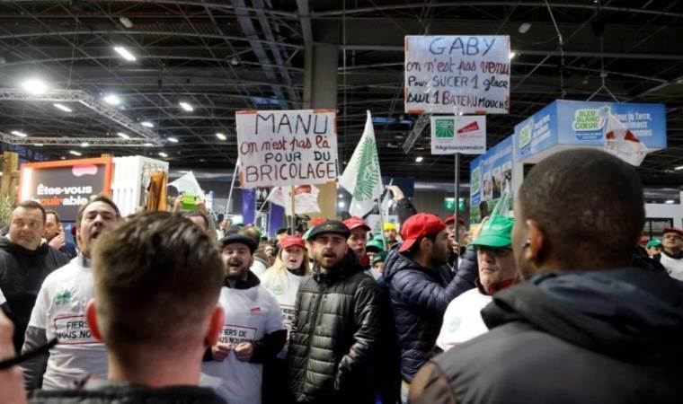 French farmers protest at Paris agriculture fair