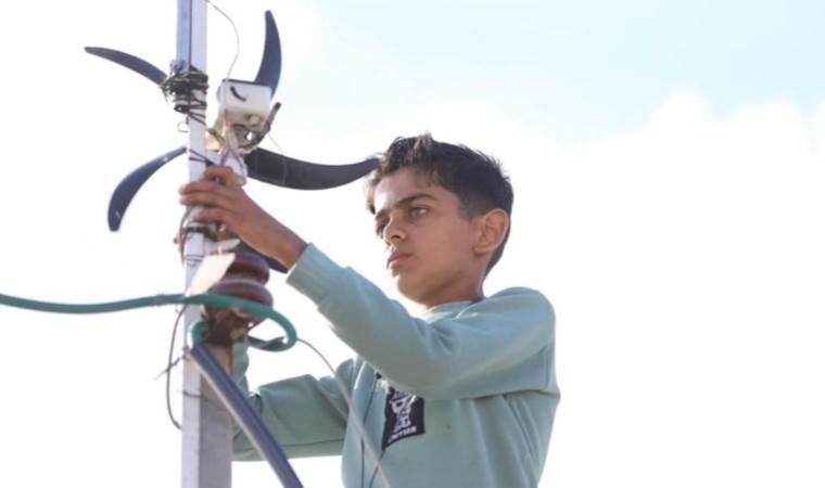 'Gaza's Newton' generates electricity: Dreaming of engineering
