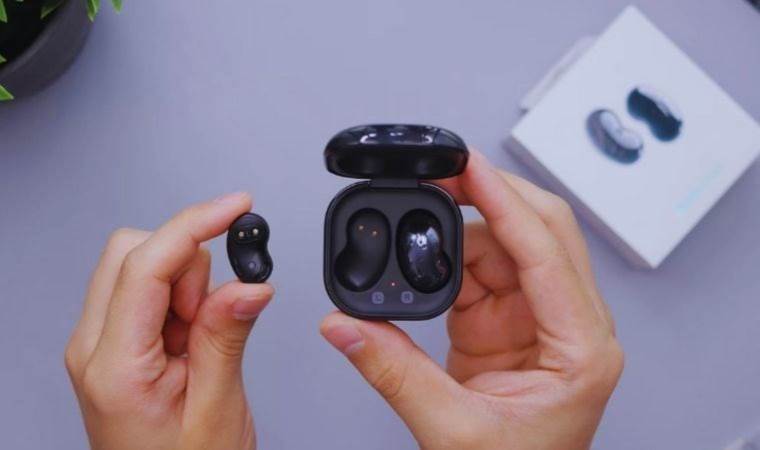 How much radiation do wireless earbuds emit?
