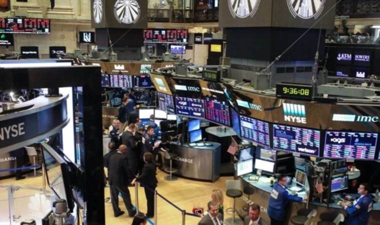 US stocks dip on inflation concerns, precious metals and dollar fluctuate