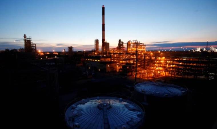 Ukraine strikes Russian oil refinery, escalating tensions