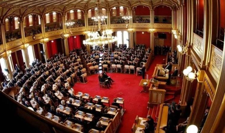 Bomb threat targets Norway's parliament, officials increase security