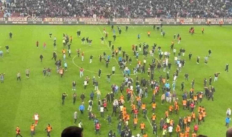 Trabzonspor faces fan ban and fines after pitch invasion