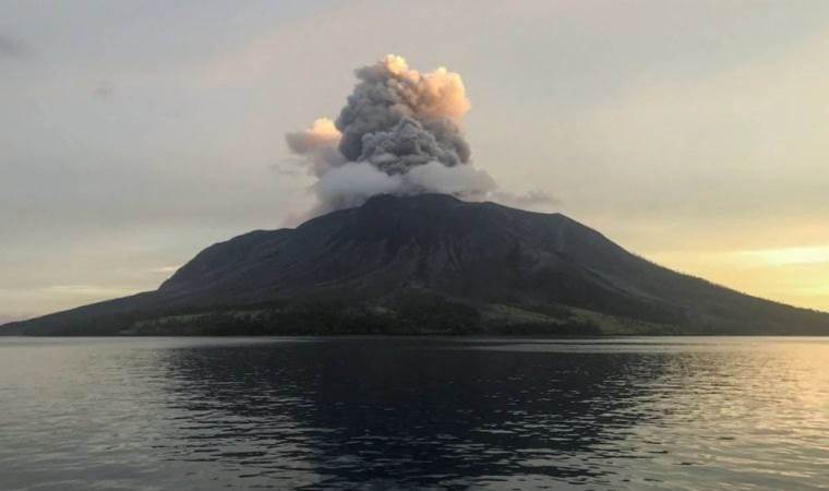 Indonesia's Ruang volcano erupts