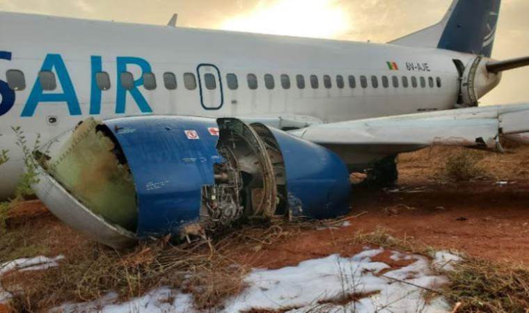 Boeing plane skids off runway in Senegal