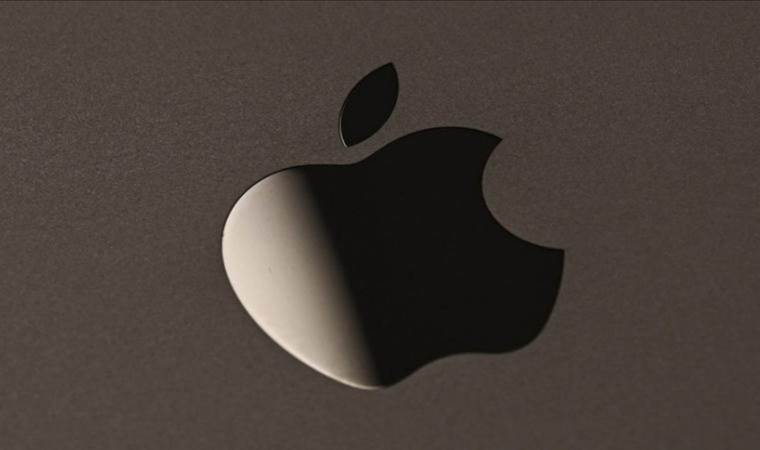 Apple briefly overtakes Microsoft as world's most valuable company