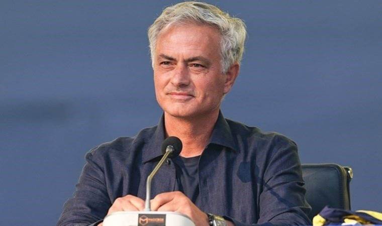 Jose Mourinho Arrives in Istanbul to Take Charge Jose Mourinho Arrives in Istanbul to Take Charge