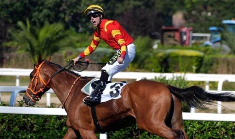 ‘Dragon Flame’ wins 98th Gazi Derby with Jockey Akın Sözen