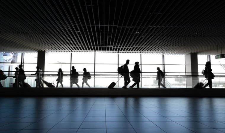 Australian airport workers found distributing drugs Australian airport workers found distributing drugs