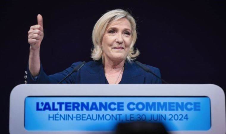Le Pen wins first round of French elections