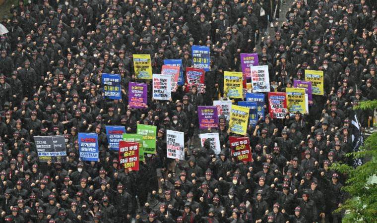 Samsung Electronics' main South Korea union to go on indefinite strike