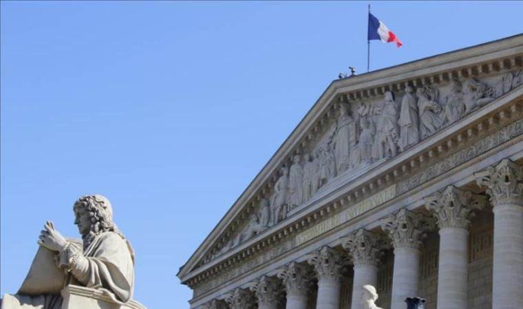 French economy forecast to grow 0.9% in 2024, 1.3% 2025